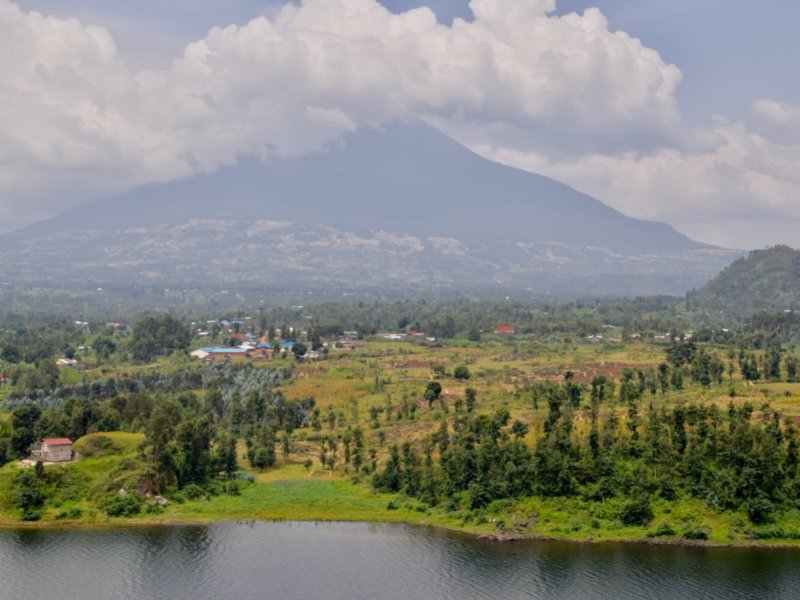 Rwanda_LakeBurera1
